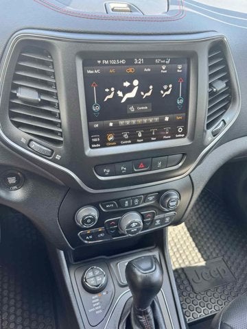 2023 Jeep Cherokee Trailhawk