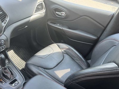 2023 Jeep Cherokee Trailhawk