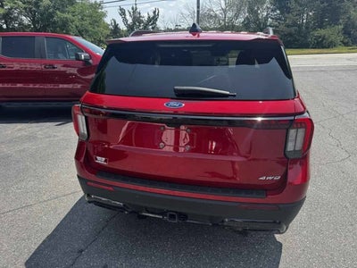 2025 Ford Explorer ST-Line