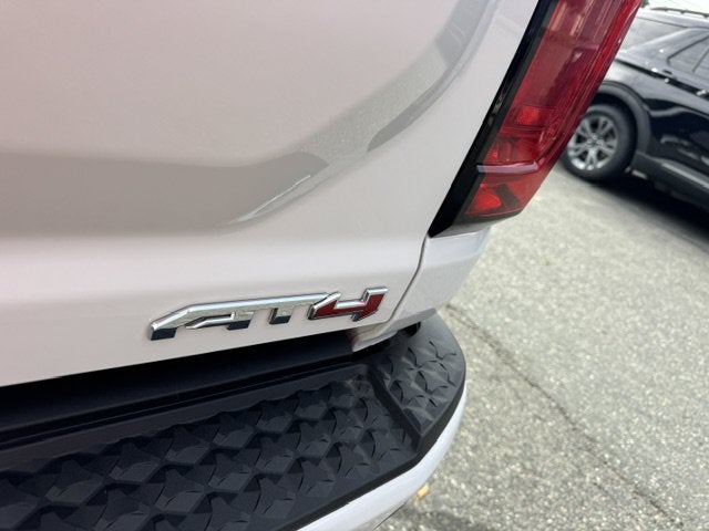 2024 GMC Canyon 4WD AT4
