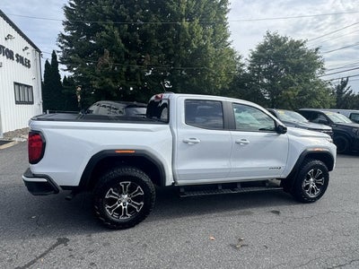 2024 GMC Canyon 4WD AT4