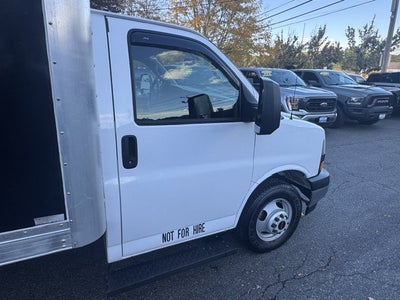 2021 GMC Savana Commercial Cutaway Van 177"